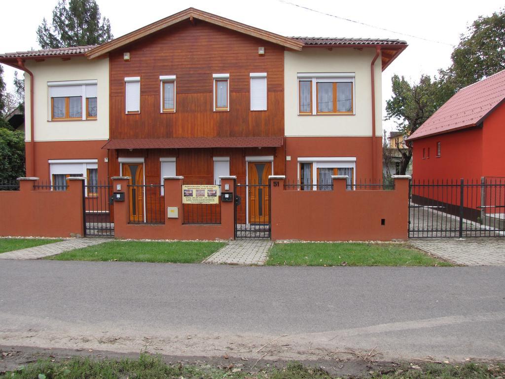 Zoli Apartmanok-Bródy 51-53 Hajdúszoboszló Exterior foto