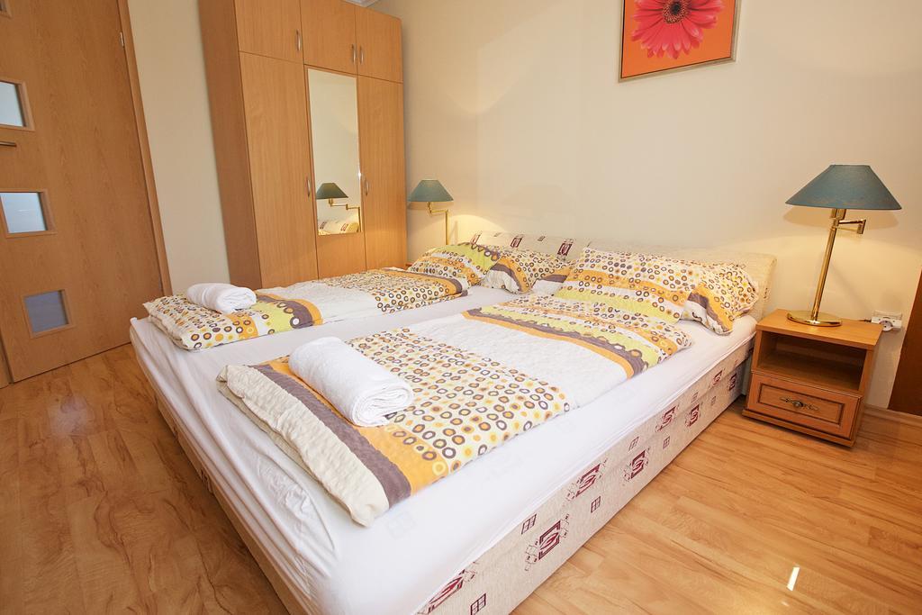 Zoli Apartmanok-Bródy 51-53 Hajdúszoboszló Exterior foto