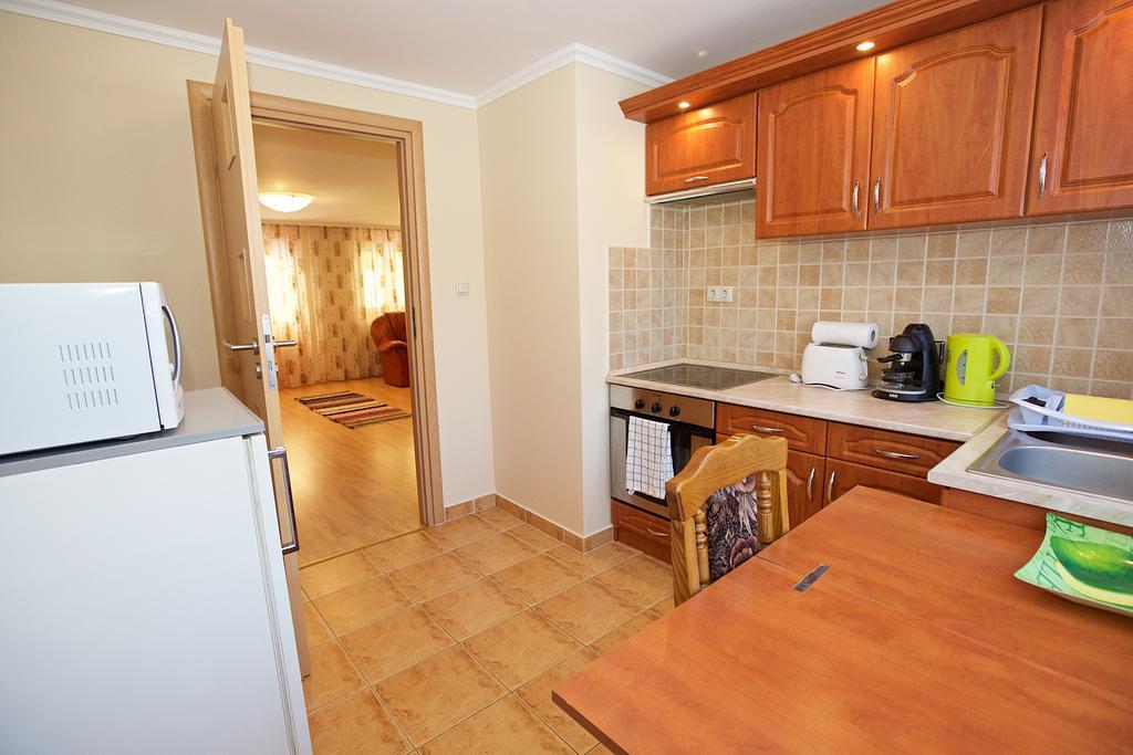 Zoli Apartmanok-Bródy 51-53 Hajdúszoboszló Exterior foto