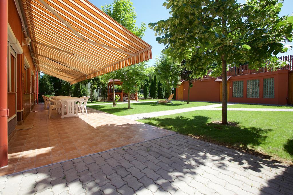 Zoli Apartmanok-Bródy 51-53 Hajdúszoboszló Exterior foto